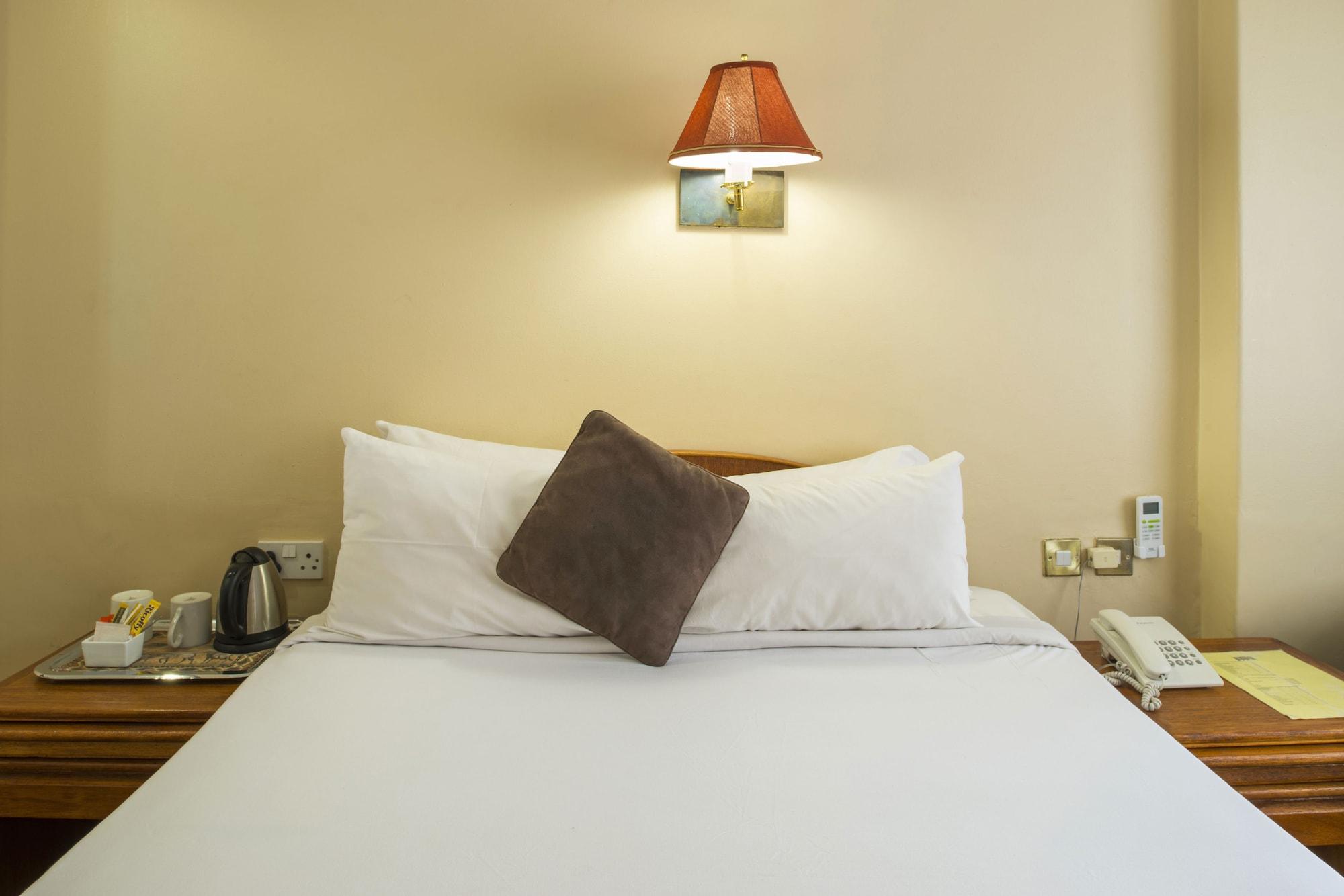 New Ambassador Hotel Harare Buitenkant foto