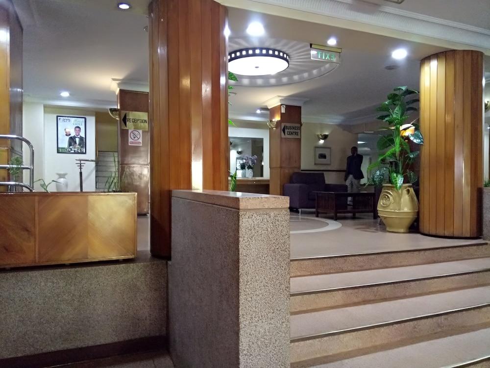 New Ambassador Hotel Harare Buitenkant foto