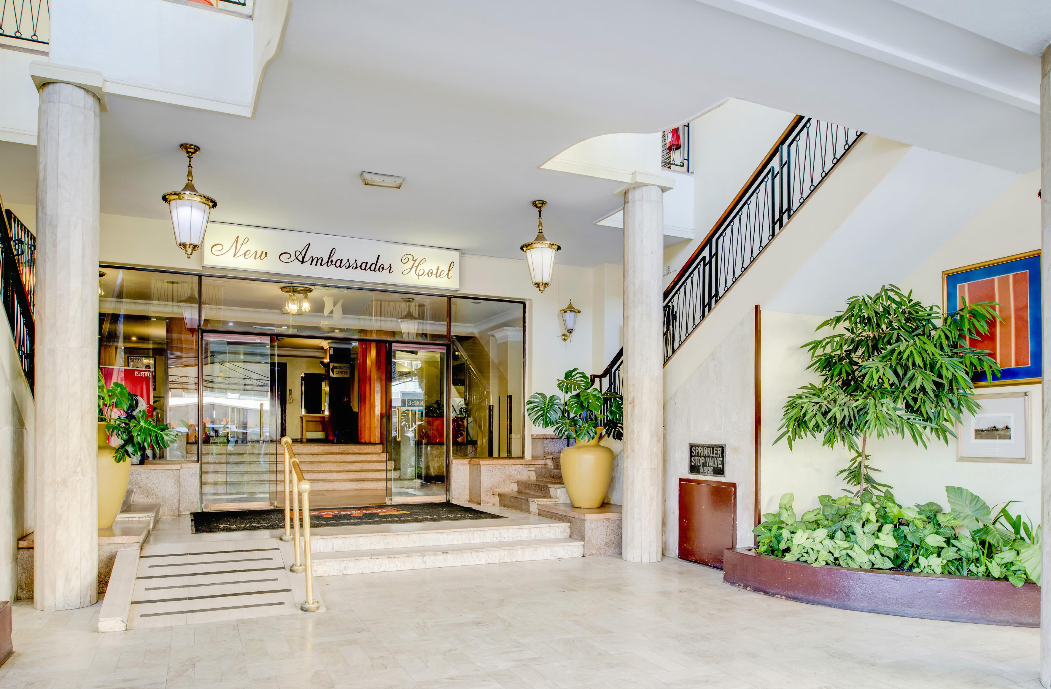 New Ambassador Hotel Harare Buitenkant foto