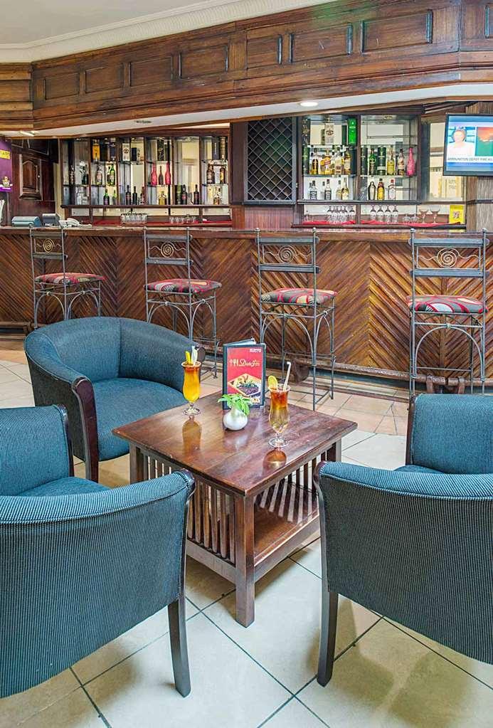 New Ambassador Hotel Harare Restaurant foto