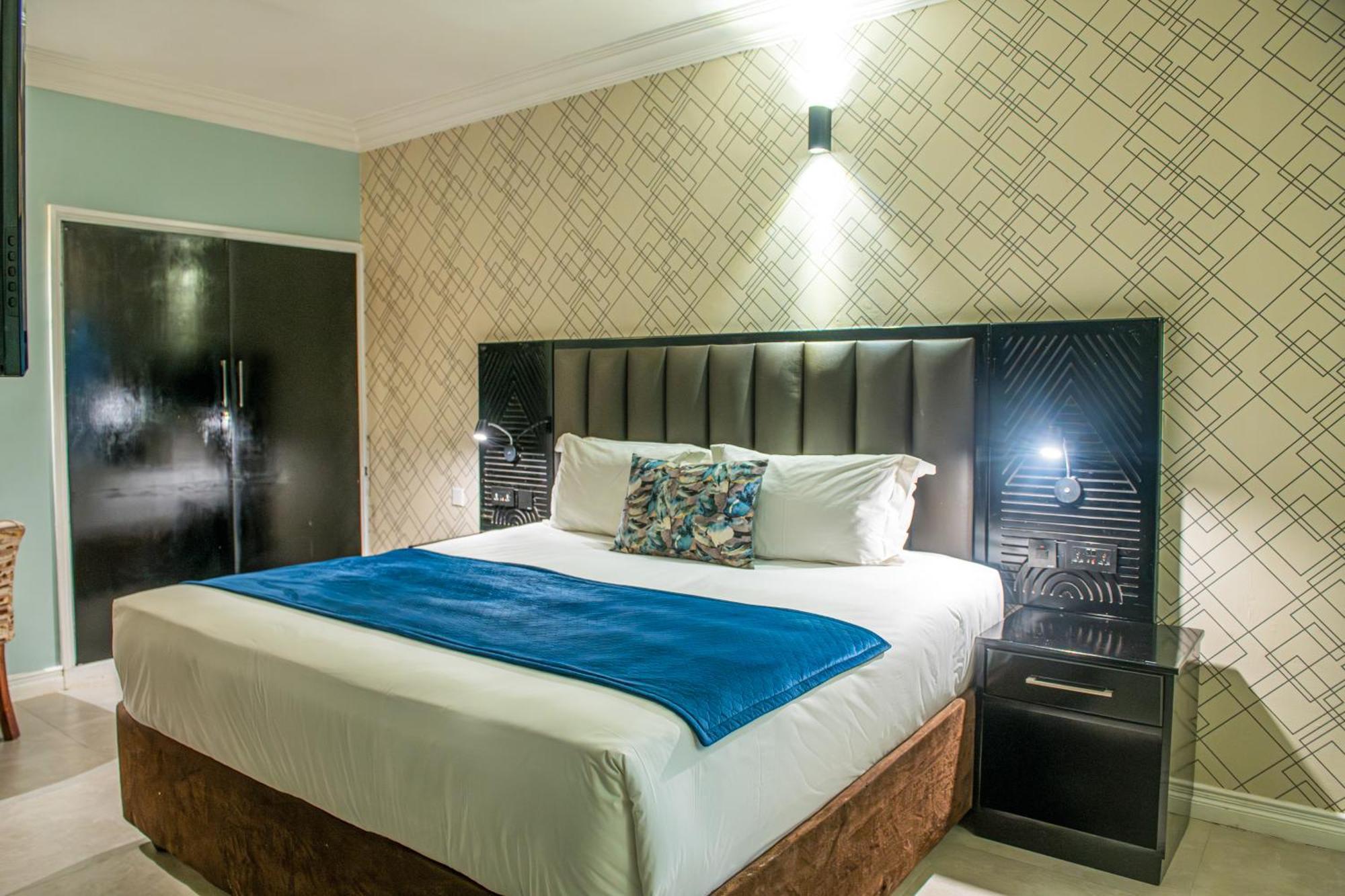New Ambassador Hotel Harare Buitenkant foto