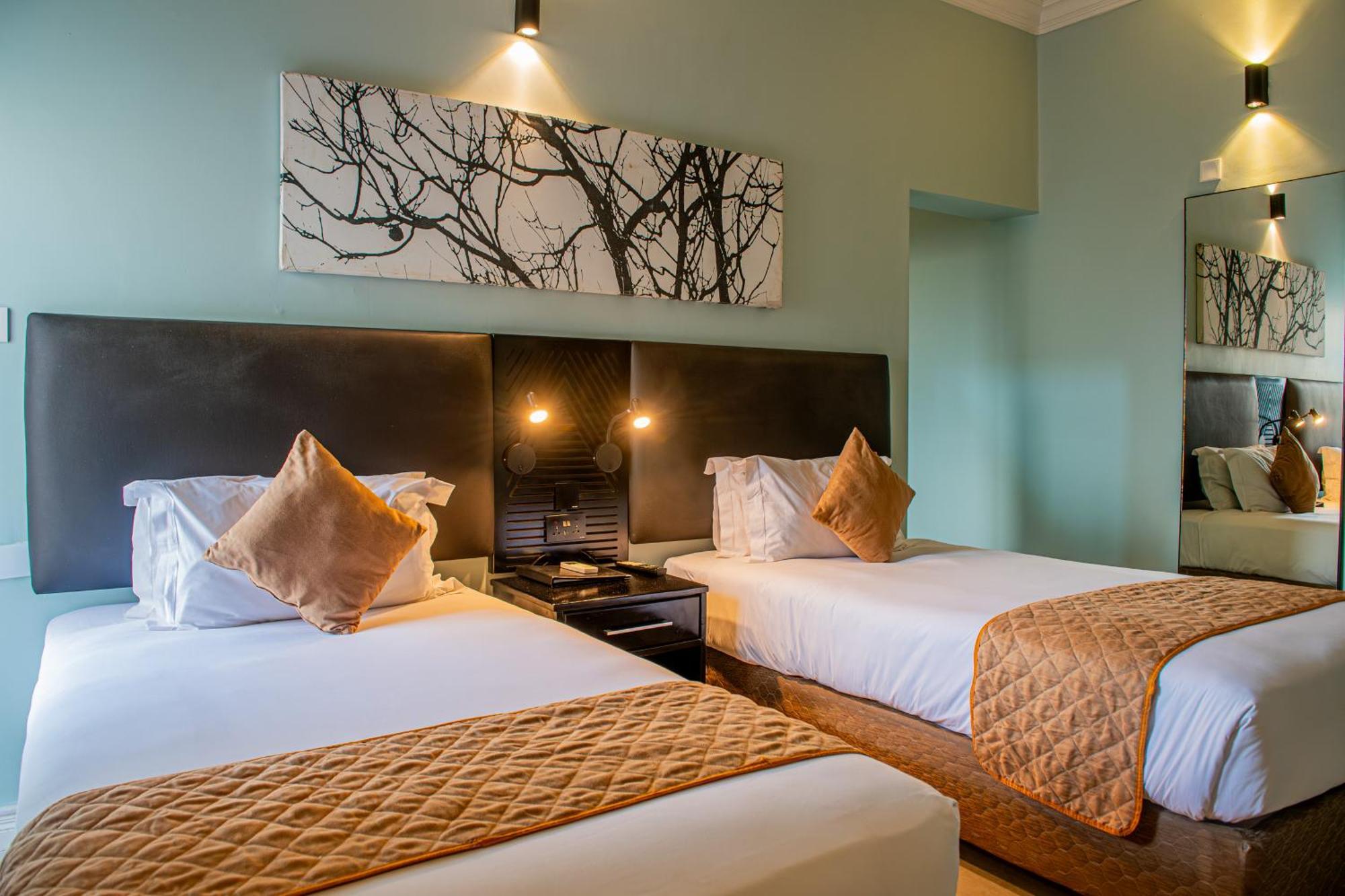 New Ambassador Hotel Harare Buitenkant foto