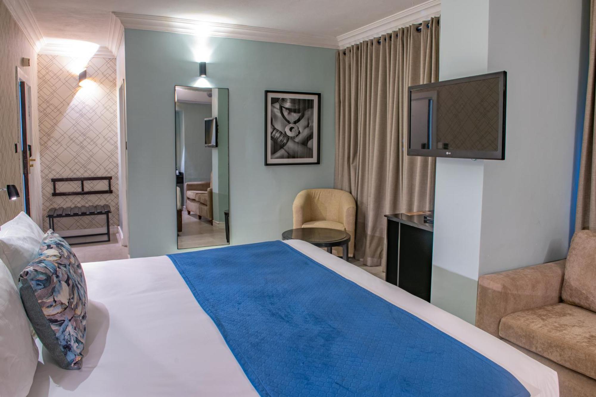 New Ambassador Hotel Harare Buitenkant foto