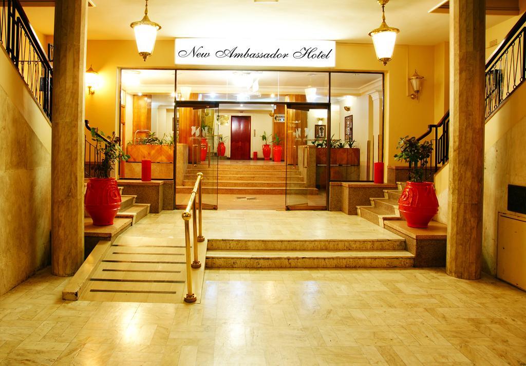 New Ambassador Hotel Harare Buitenkant foto