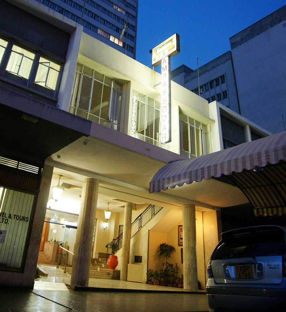 New Ambassador Hotel Harare Buitenkant foto